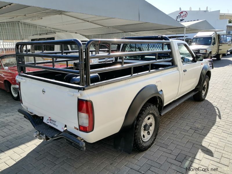 Nissan NP300 2.5 TDCi Hardbody 4x4 LWB in Namibia