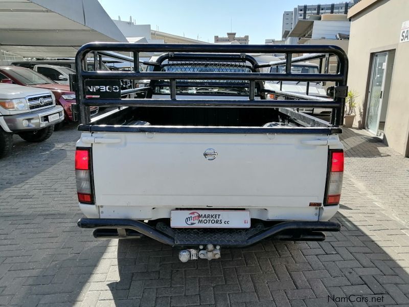 Nissan NP300 2.5 TDCi Hardbody 4x4 LWB in Namibia