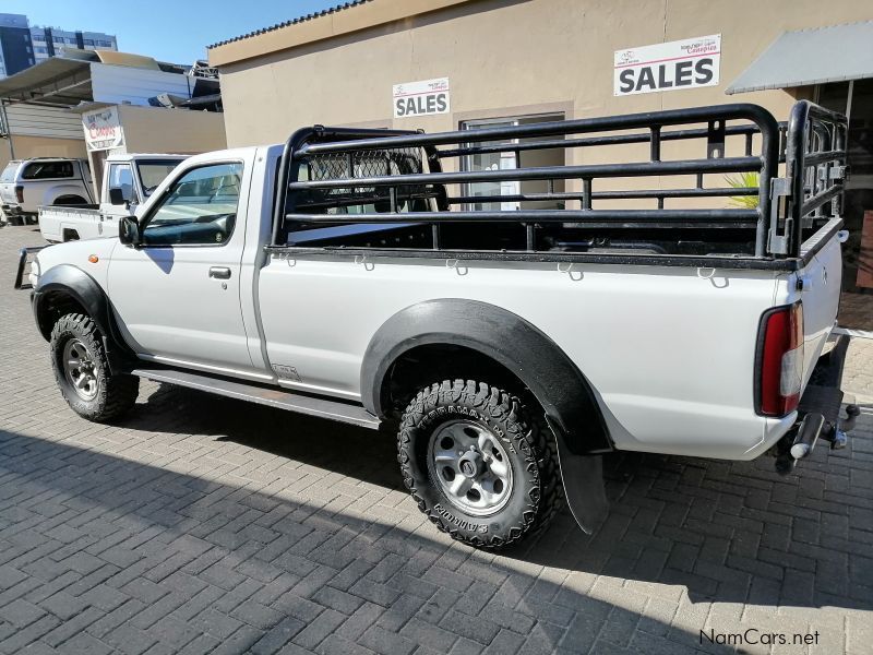 Nissan NP300 2.5 TDCi Hardbody 4x4 LWB in Namibia