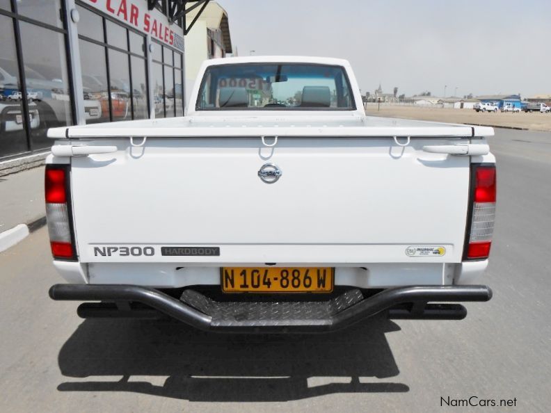 Nissan NP300 2.5 TDI LWB in Namibia