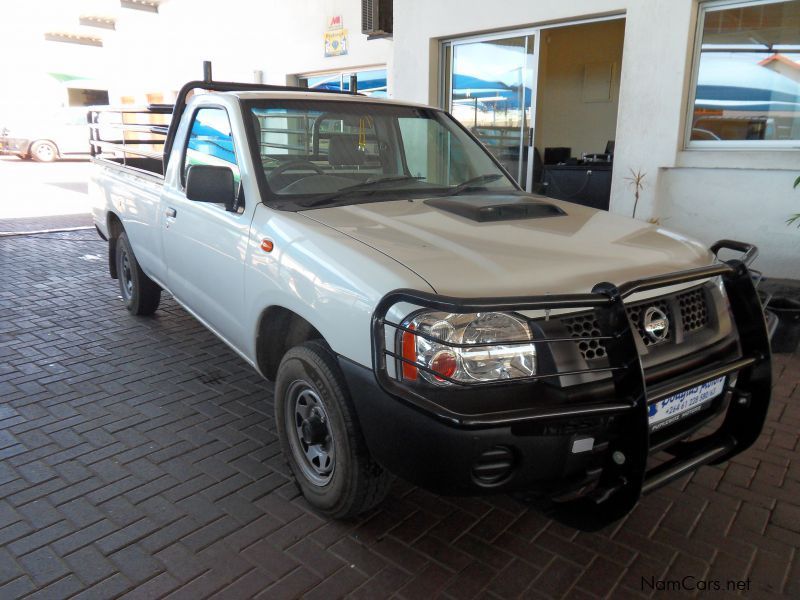 Nissan NP300 2.5 TDI LWB in Namibia
