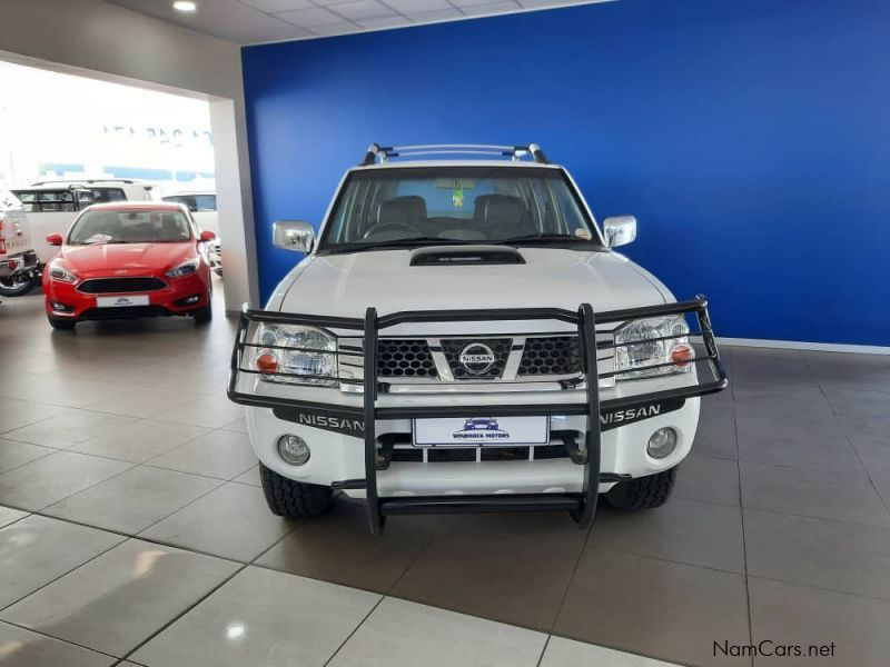 Nissan NP300 2.5 TDi D/C 4x4 in Namibia