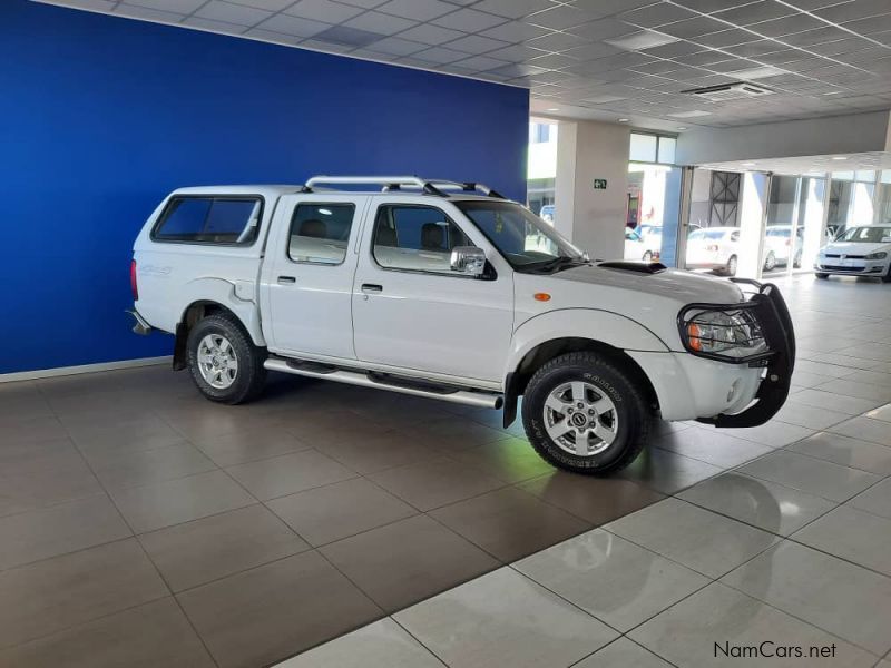 Nissan NP300 2.5 TDi D/C 4x4 in Namibia