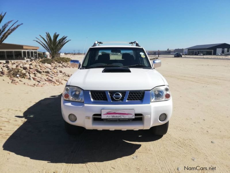 Nissan NP300 2.5 Tdi Hi-Rider DC 4x4 in Namibia