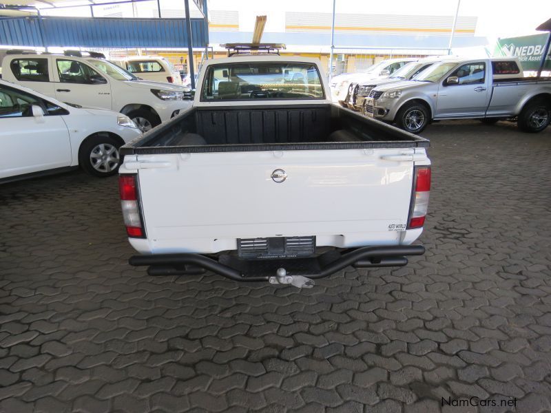 Nissan NP300 2.5DIESEL LWB in Namibia