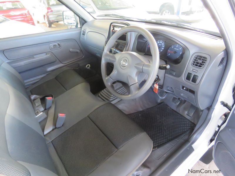 Nissan NP300 2.5DIESEL LWB in Namibia