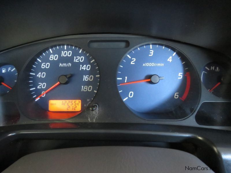 Nissan NP300 2.5DIESEL LWB in Namibia