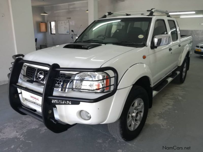 Nissan NP300 2.5Td D/c 4x4 in Namibia