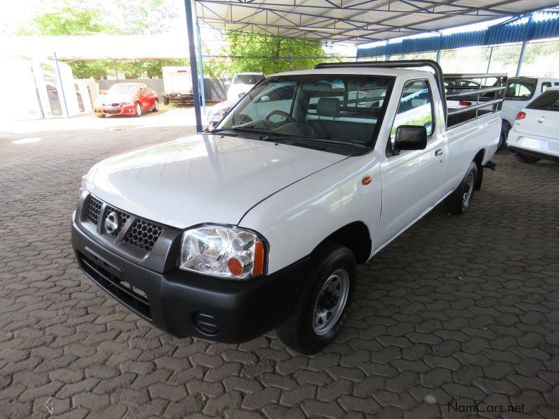 Nissan NP300 2000l LWB in Namibia