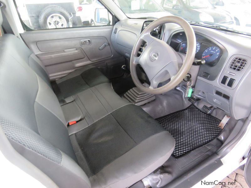 Nissan NP300 2000l LWB in Namibia