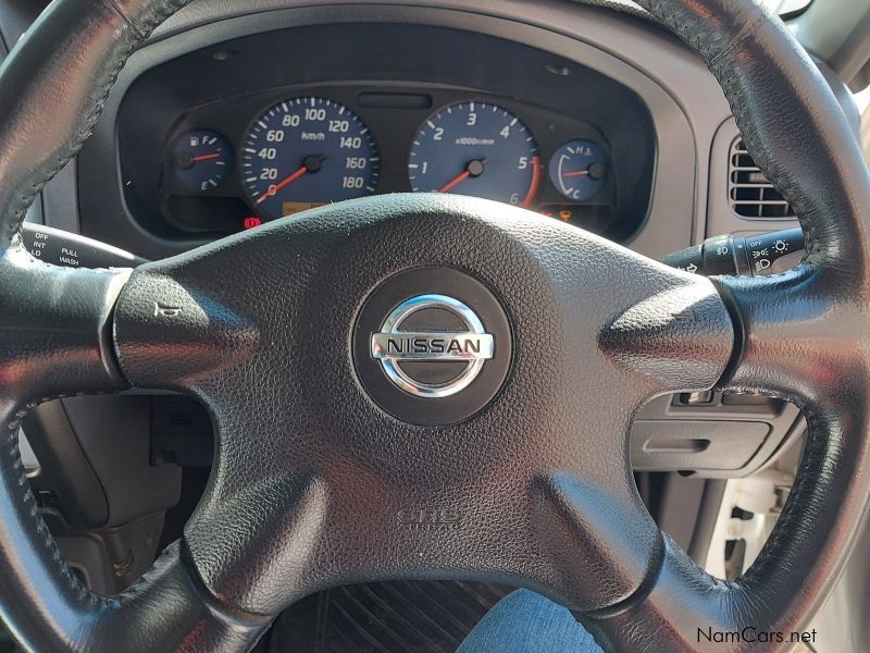 Nissan Np300 2.5 Tdi 4x4 P/u D/c in Namibia