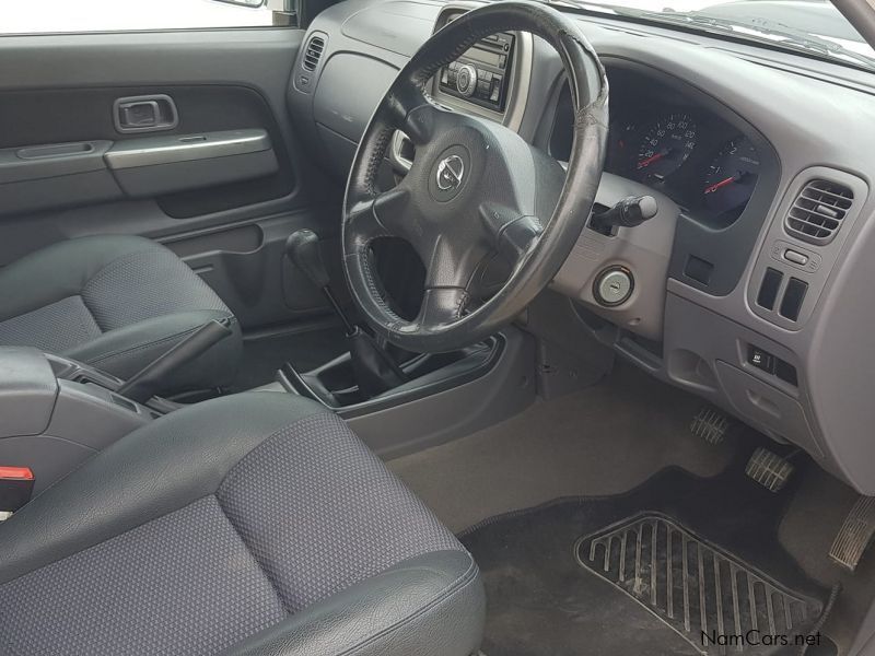 Nissan Np300 HardBody 2.5 Tdi  M/T 4x4 in Namibia