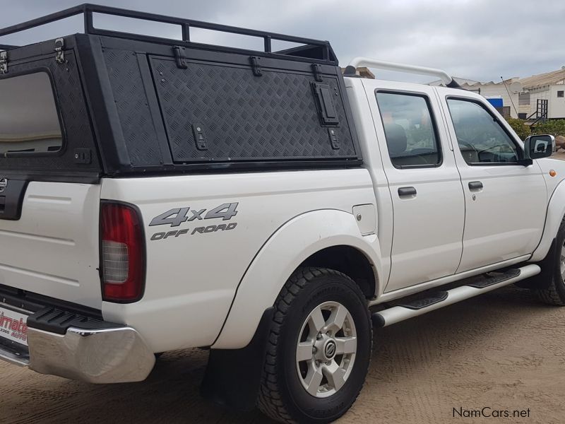 Nissan Np300 HardBody 2.5 Tdi  M/T 4x4 in Namibia