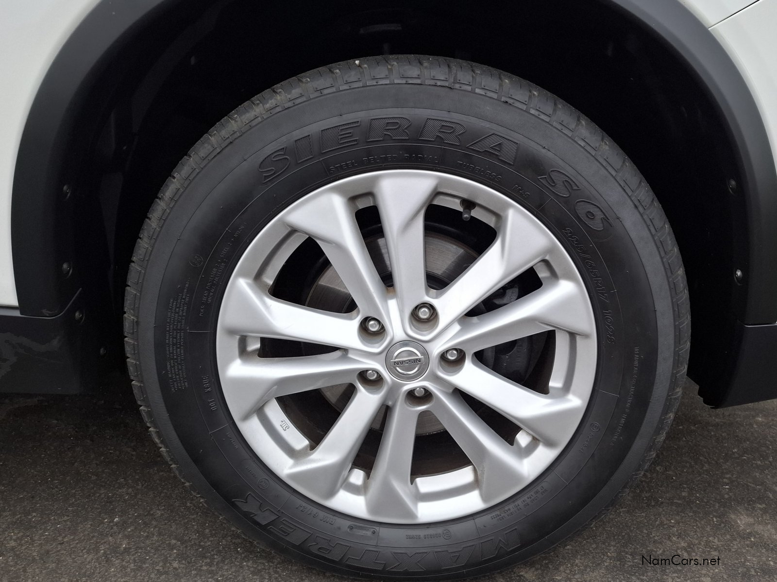 Nissan XTRAIL1.6 LE DCI 4X4 in Namibia