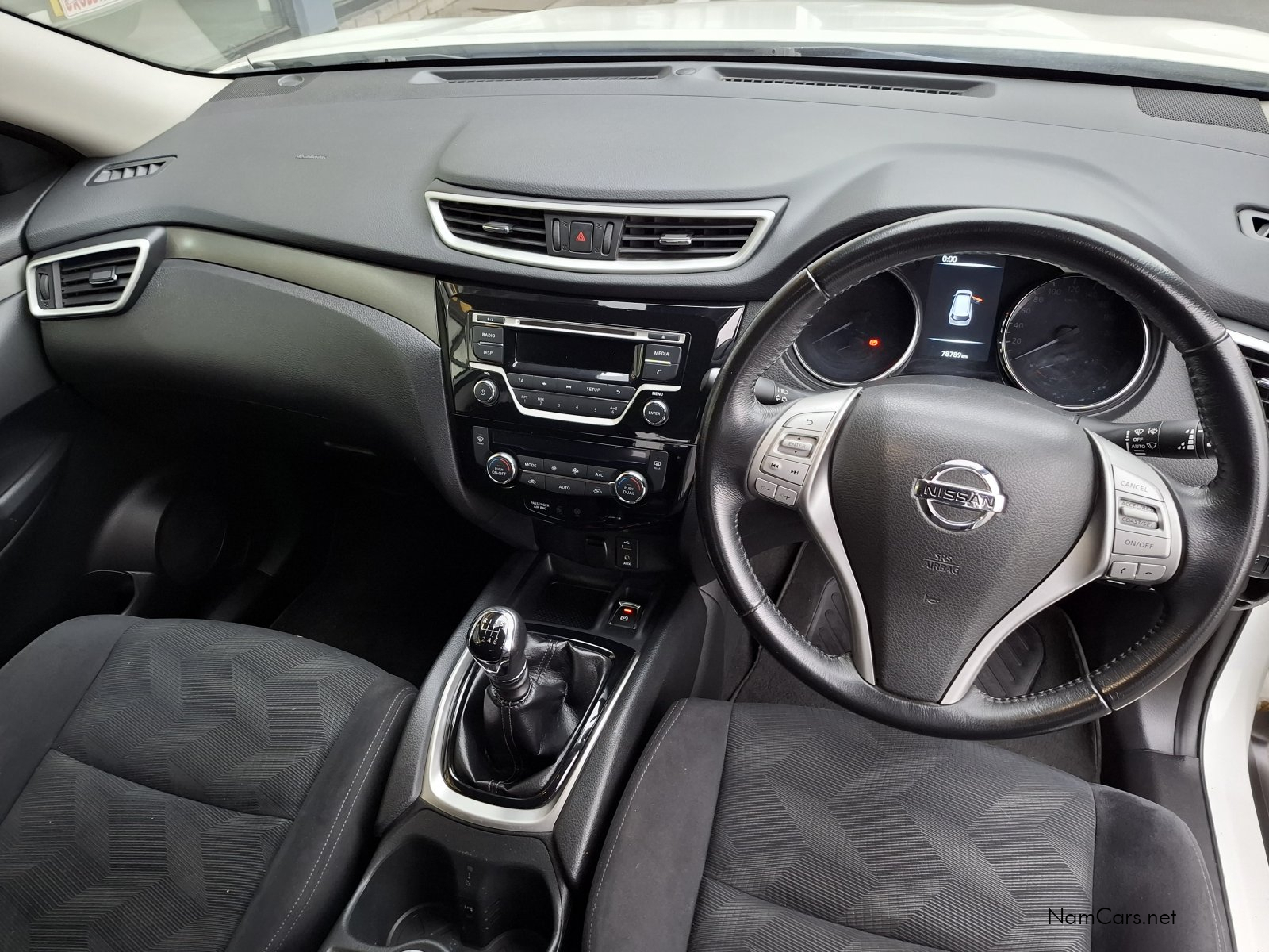 Nissan XTRAIL1.6 LE DCI 4X4 in Namibia