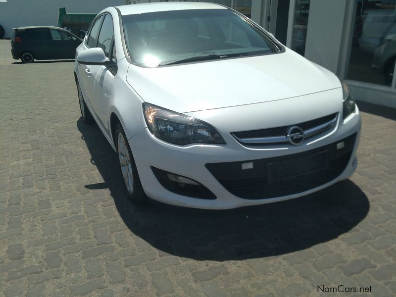 Opel Astra 1.6 Essentia 4 dr in Namibia