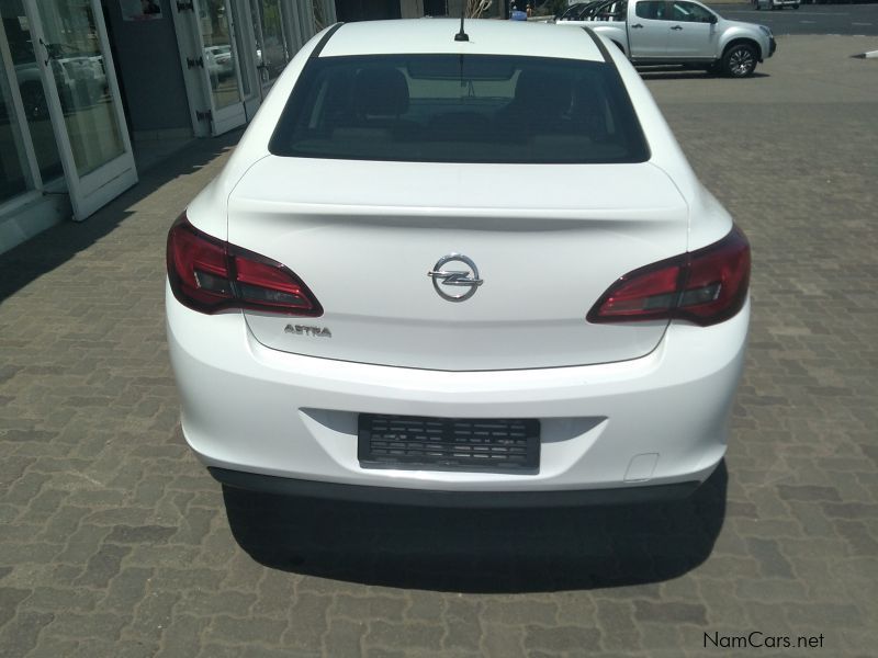 Opel Astra 1.6 Essentia 4 dr in Namibia