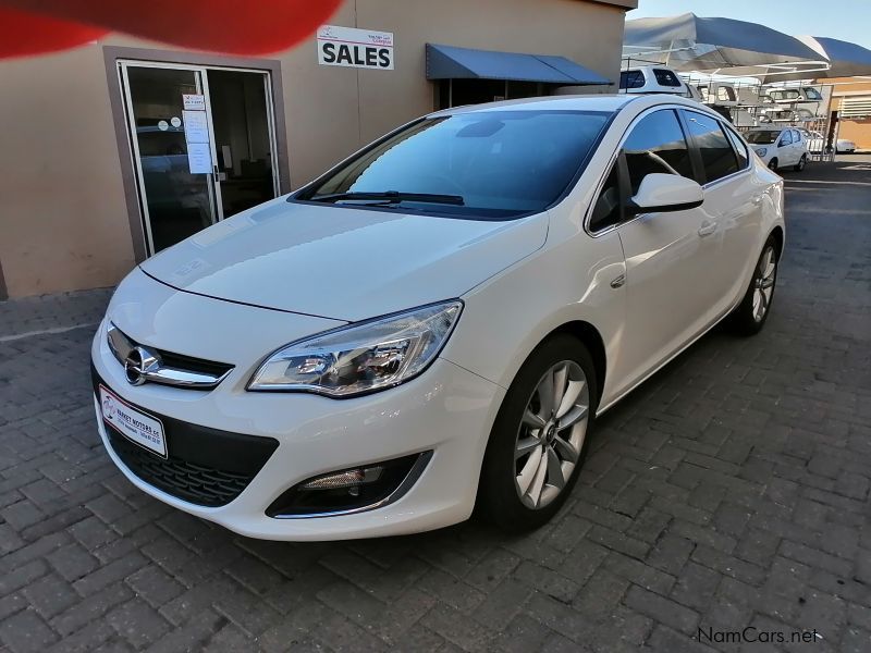 Opel Astra 1.6T Cosmo in Namibia