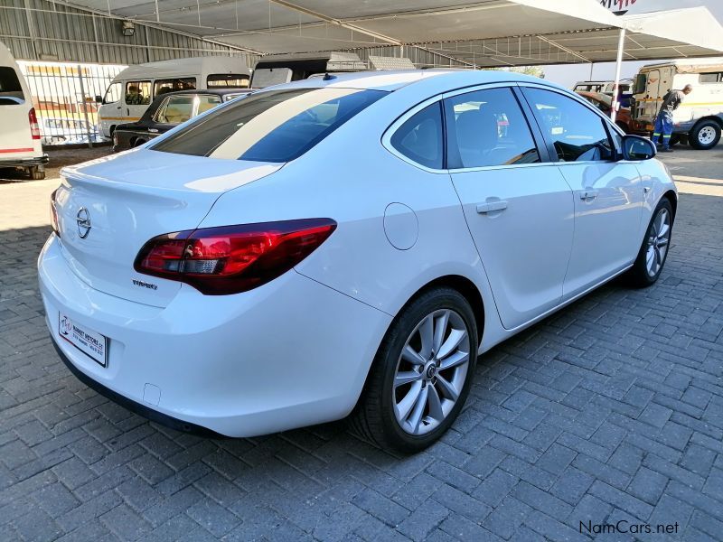 Opel Astra 1.6T Cosmo in Namibia