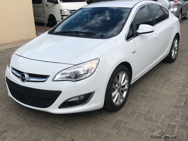 Opel Astra 1.6T Cosmo in Namibia