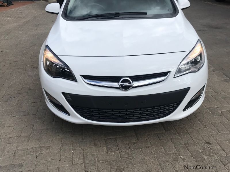 Opel Astra 1.6T Cosmo in Namibia
