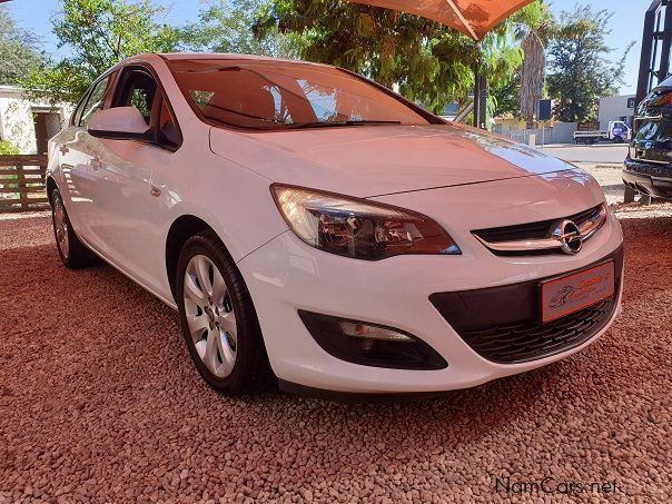 Opel Astra 1.6i Essentia in Namibia