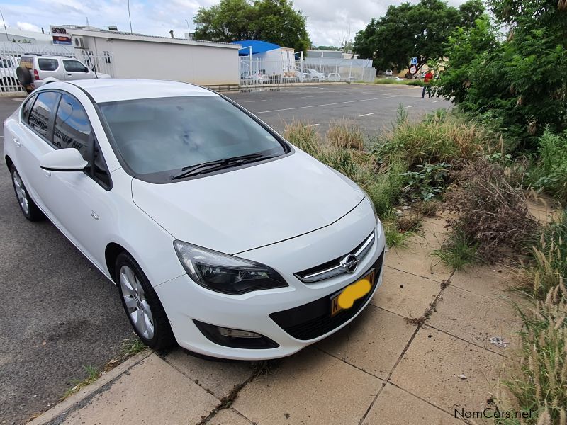 Opel Astra Essentia 1.6 in Namibia