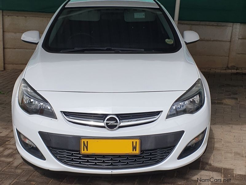 Opel Astra Essentia 1.6 in Namibia