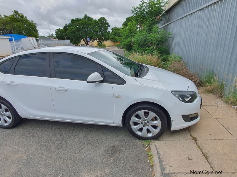 Opel Astra Essentia 1.6 in Namibia