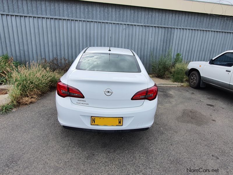 Opel Astra Essentia 1.6 in Namibia