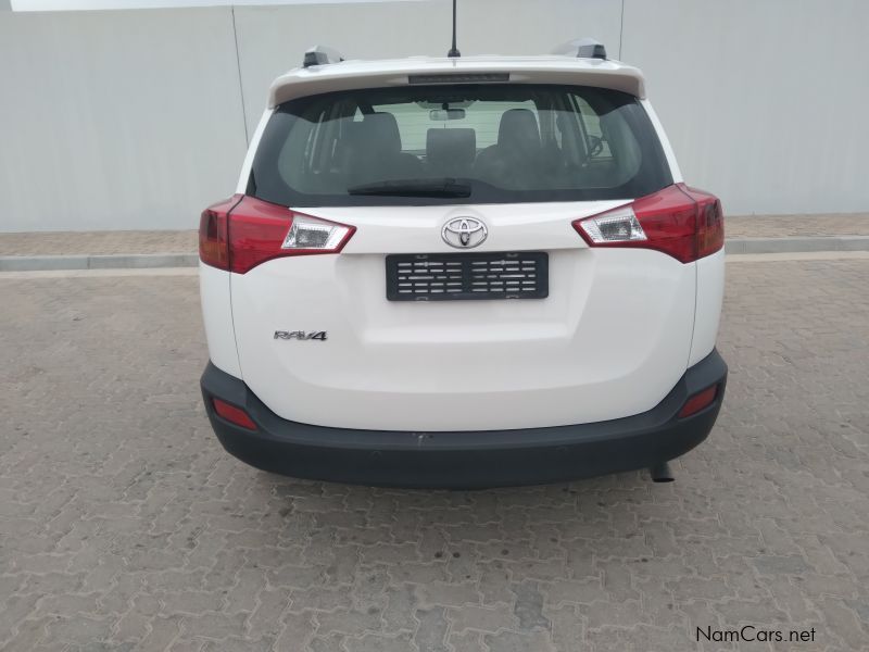 Toyota 2.0 RAV 4 AT in Namibia