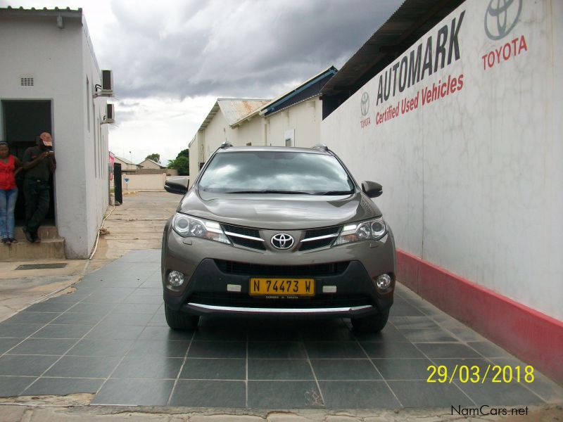 Toyota 2.5 VX RAV 4 A/T AWD in Namibia
