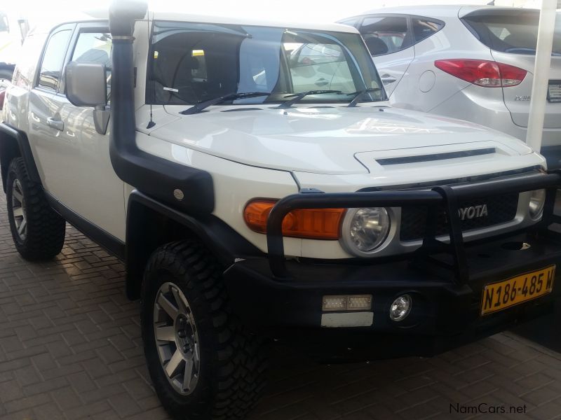 Toyota Fj Cruiser V6 A/T AWD in Namibia