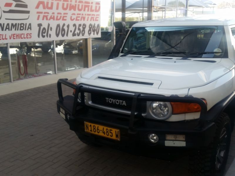 Toyota Fj Cruiser V6 A/T AWD in Namibia