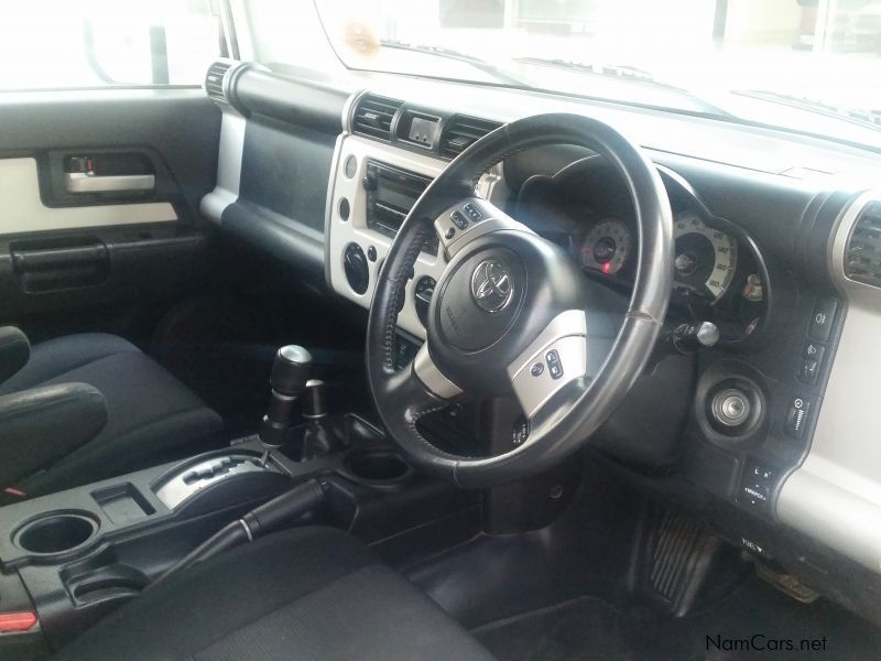 Toyota Fj Cruiser V6 A/T AWD in Namibia