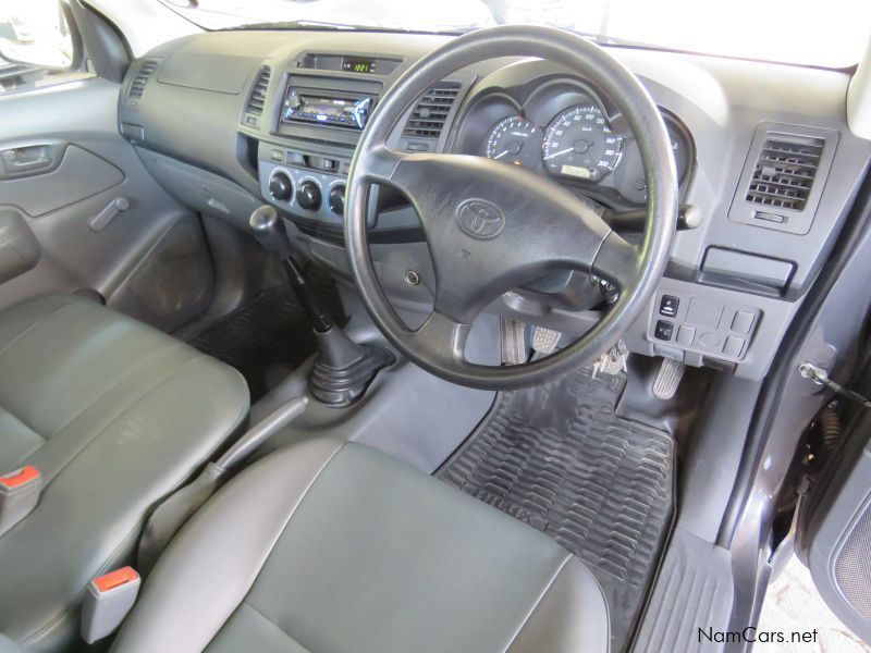 Toyota HILUX 2000 VVTI A/CON in Namibia