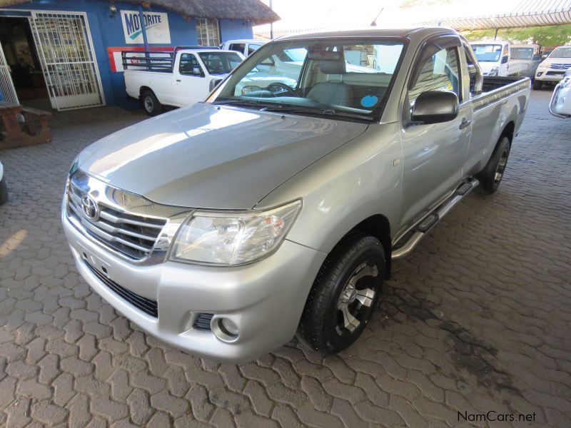 Toyota HILUX 2000 VVTI S A/CON in Namibia