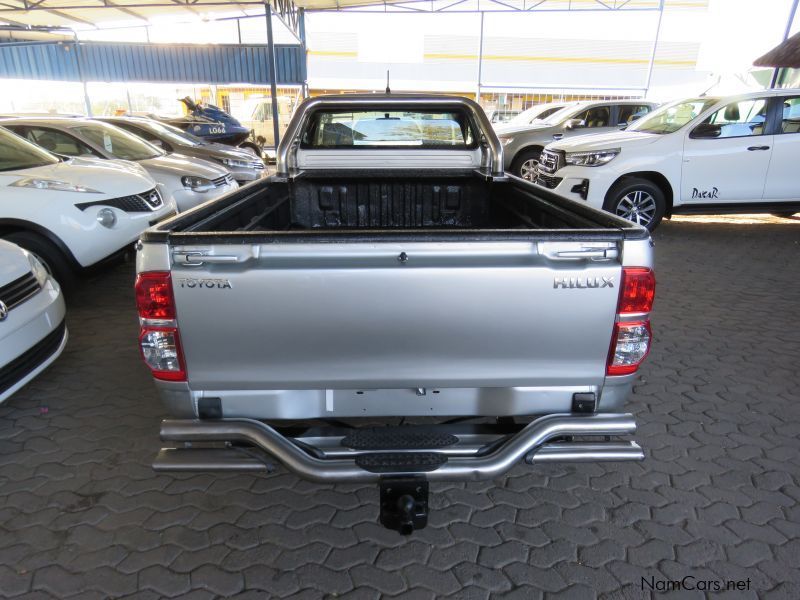 Toyota HILUX 2000 VVTI S A/CON in Namibia