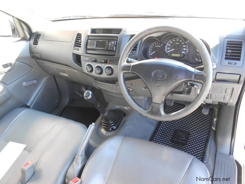 Toyota Hilux 2.0 vvti +ac in Namibia