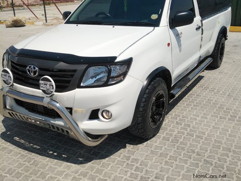 Toyota Hilux 2.5 D4D SC in Namibia