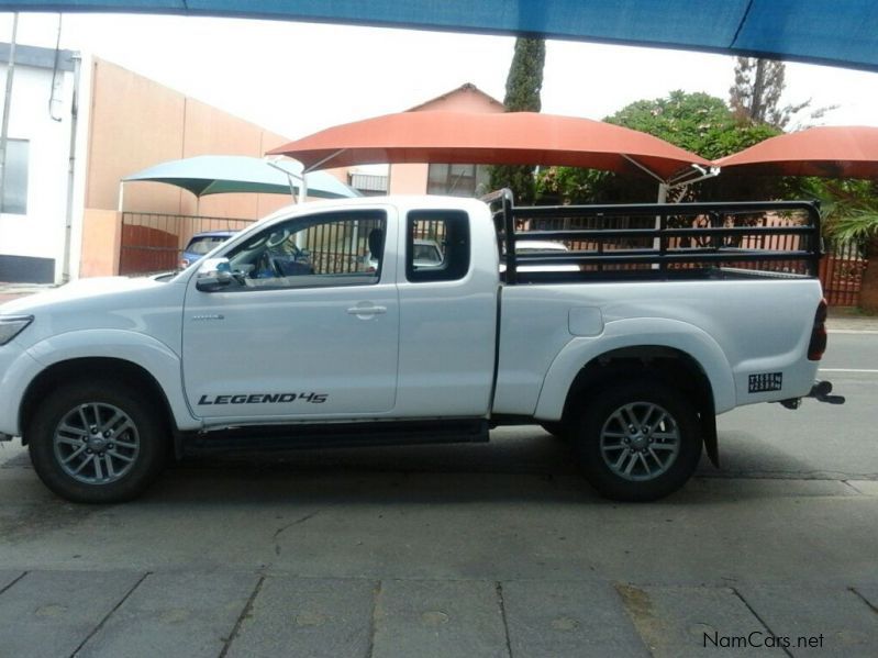 Toyota Hilux 3.0 Legend 45 2x4 Club Cab in Namibia