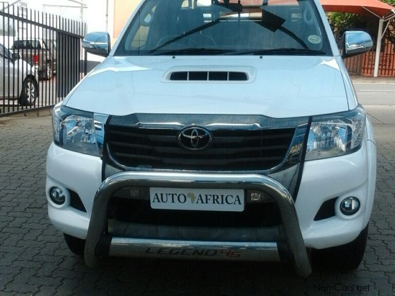 Toyota Hilux 3.0 Legend 45 2x4 Club Cab in Namibia