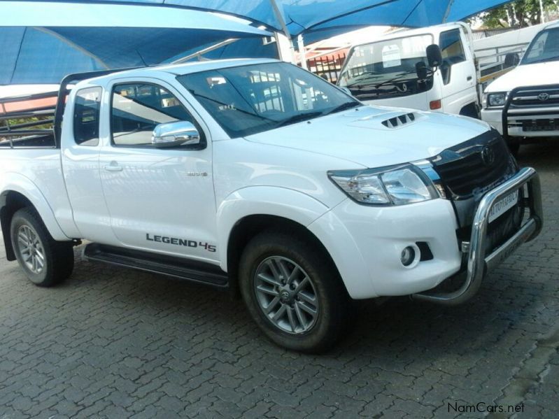 Toyota Hilux 3.0 Legend 45 2x4 Club Cab in Namibia