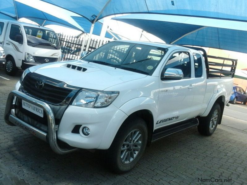 Toyota Hilux 3.0 Legend 45 2x4 Club Cab in Namibia