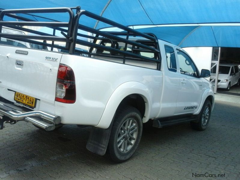 Toyota Hilux 3.0 Legend 45 2x4 Club Cab in Namibia