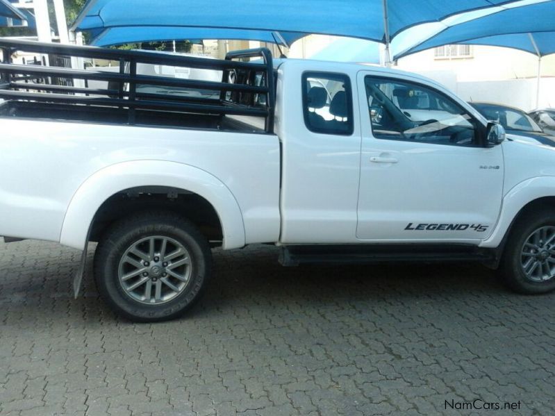 Toyota Hilux 3.0 Legend 45 2x4 Club Cab in Namibia