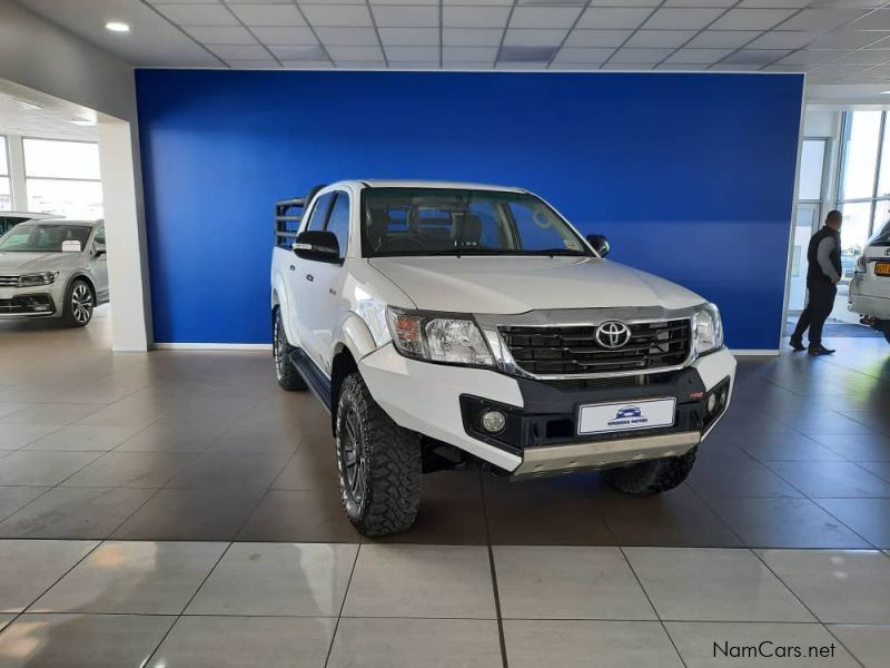 Toyota Hilux 4.0 V6 Dakar D/C 4x4 AT in Namibia