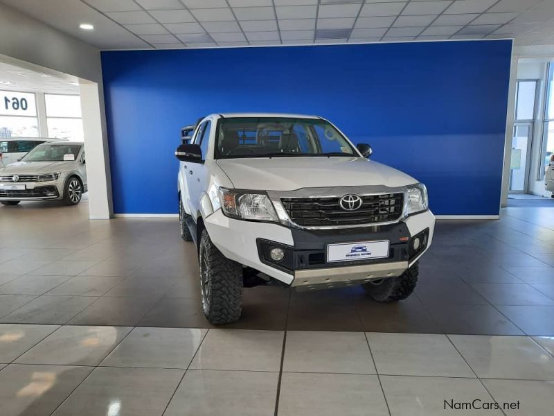 Toyota Hilux 4.0 V6 Dakar D/C 4x4 AT in Namibia