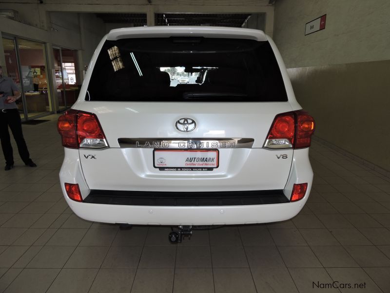 Toyota LAND CRUISER 200 4.5 V8 in Namibia