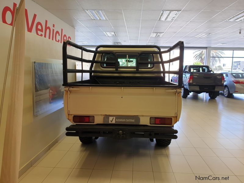 Toyota LAND CRUISER 4.0 V6 DC in Namibia